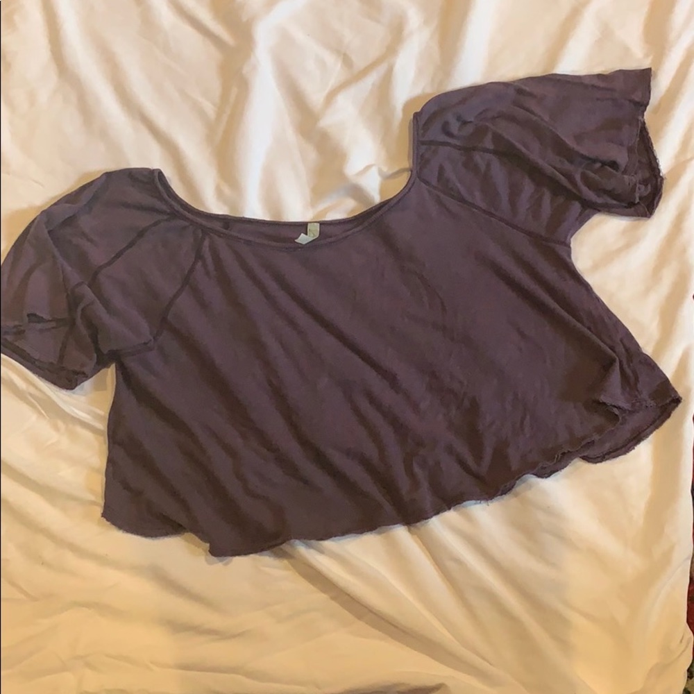 Off the should shirt never worn.